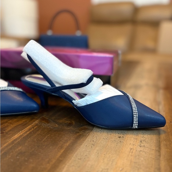 Easy Street Navy Heels with Rhinestone Accents 7.5 wide - Picture 3 of 8